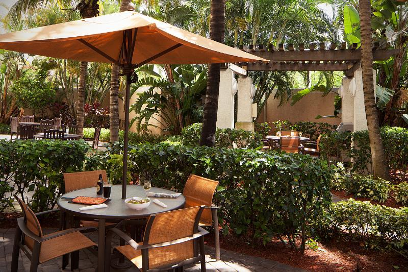 Courtyard By Marriott Fort Lauderdale Airport & Cruise Port Dania Beach Exteriör bild