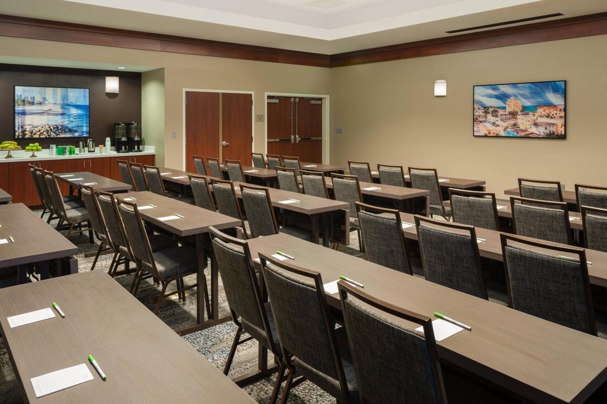 Courtyard By Marriott Fort Lauderdale Airport & Cruise Port Dania Beach Exteriör bild