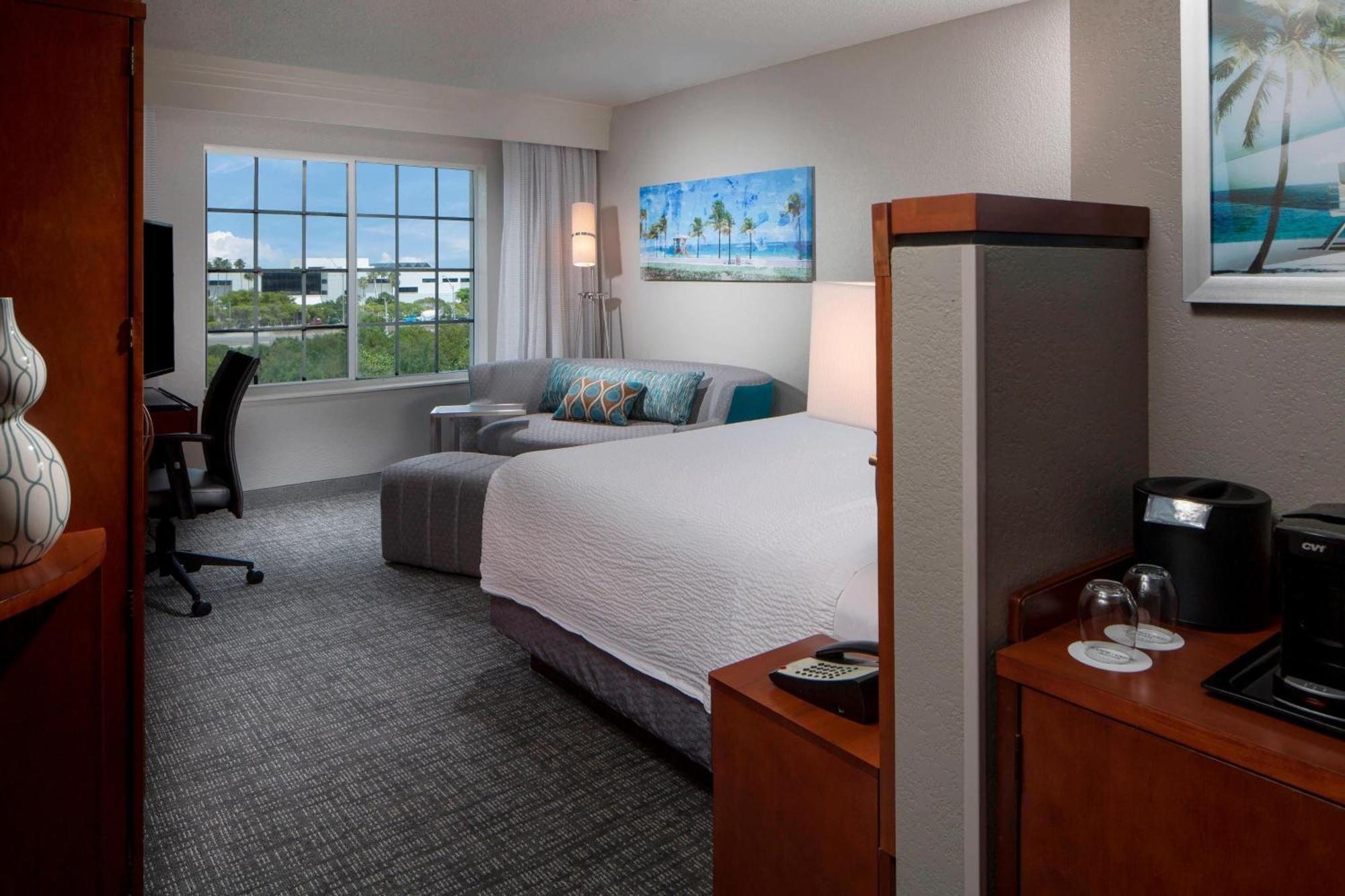 Courtyard By Marriott Fort Lauderdale Airport & Cruise Port Dania Beach Exteriör bild